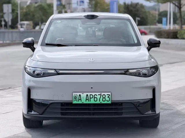 Leapmotor C10 — Фото автомобиля 2