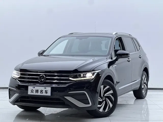 Фотография автомобиля — Volkswagen Tiguan L