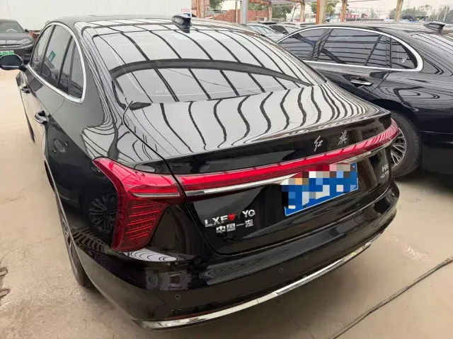 Hongqi H5 — Фото автомобиля 8