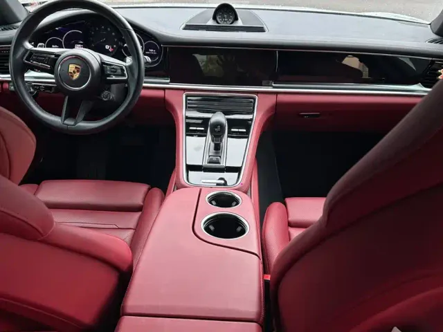 Porsche Panamera — Фото автомобиля 10