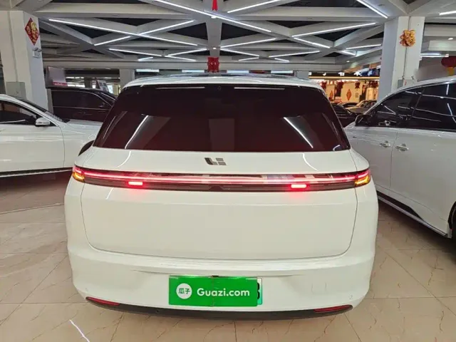 Li Auto L7 — Фото автомобиля 5