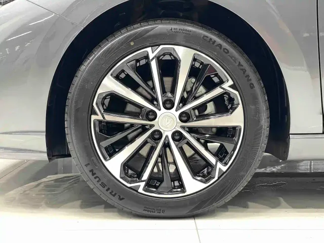 Changan Eado — Фото автомобиля 13
