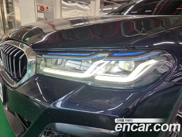 BMW 5 Series G30 — Фото автомобиля 16