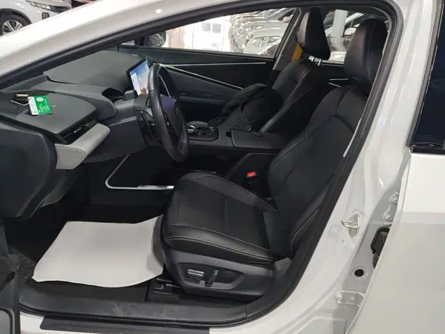 Toyota bZ5 — Фото автомобиля 14