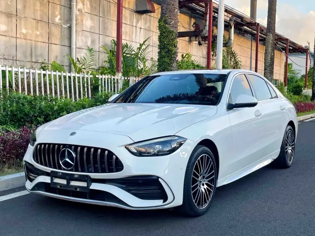 Фотография автомобиля — Mercedes-Benz C-Class