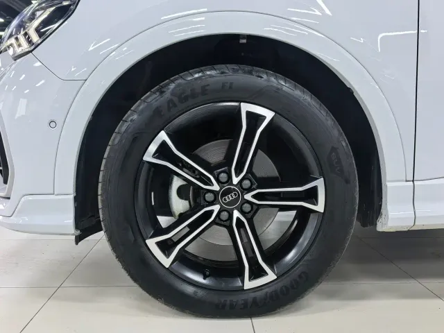 Audi Q3 — Фото автомобиля 6