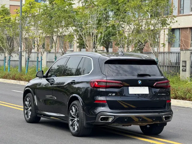 BMW X5 — Фото автомобиля 10