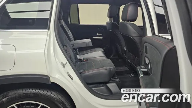 Mercedes-Benz EQB — Фото автомобиля 12
