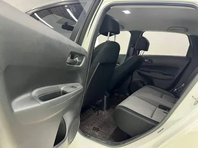 Honda Fit — Фото автомобиля 10