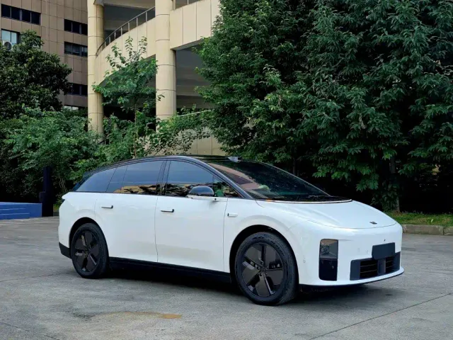 Li Auto i6 — Фото автомобиля 3