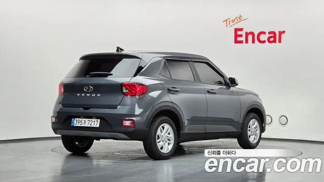 Hyundai Venue — Фото автомобиля 2