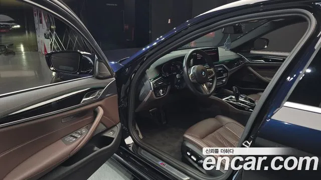 BMW 5 Series G30 — Фото автомобиля 15