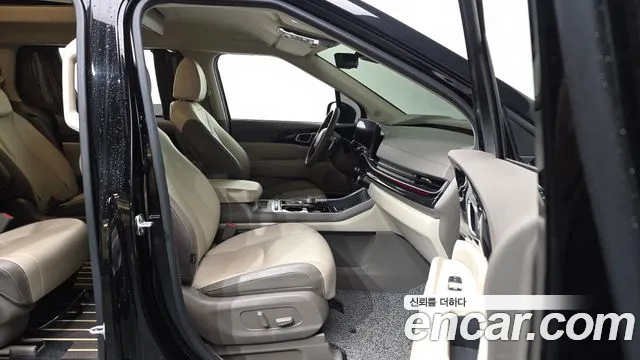 Kia Carnival Generation 4 — Фото автомобиля 11