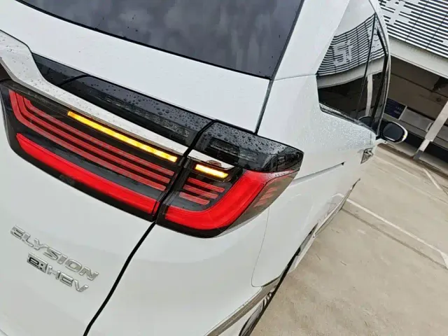 Honda Elysion — Фото автомобиля 7