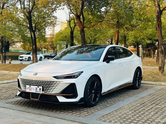 Фотография автомобиля — Changan UNI-V