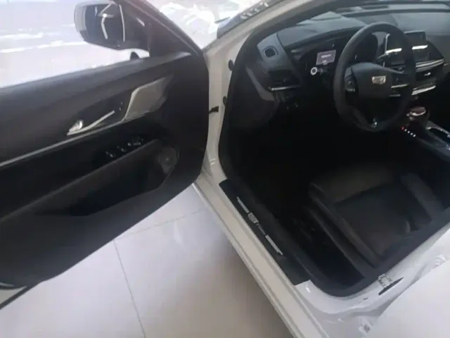 Cadillac CT4 — Фото автомобиля 15