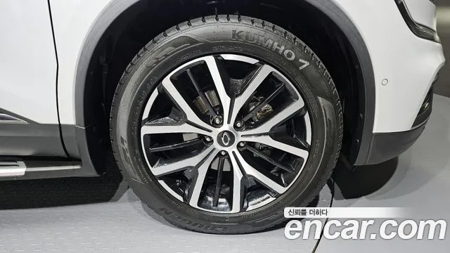 Renault-KoreaSamsung QM6 Новый QM6 2.0 LPe RE Signature 2WD — Фото автомобиля 5