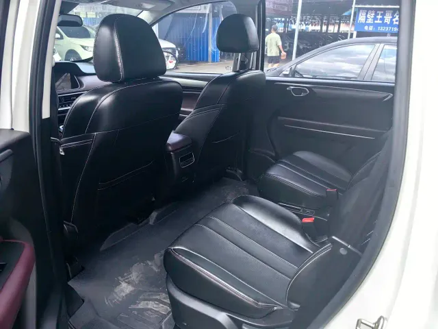 GAC Trumpchi M6 — Фото автомобиля 5