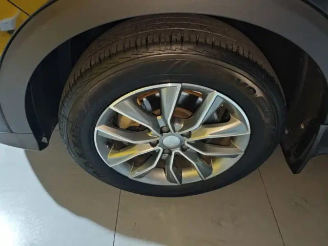 Roewe RX5 — Фото автомобиля 22