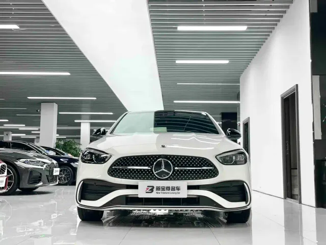 Mercedes-Benz C-Class — Фото автомобиля 2