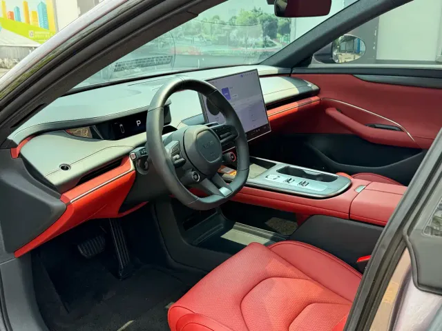Xiaomi SU7 — Фото автомобиля 6