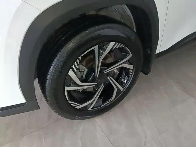 Geely Boyue — Фото автомобиля 22
