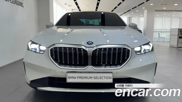 BMW 5-Series — Фото автомобиля 3