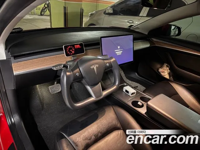Tesla Model 3 — Фото автомобиля 5