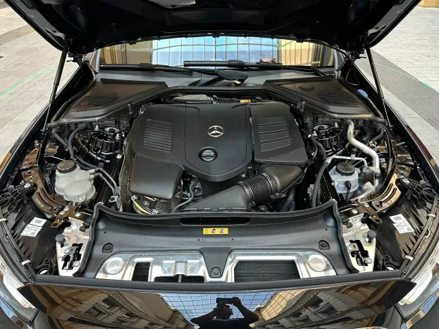 Mercedes-Benz E-Class — Фото автомобиля 12