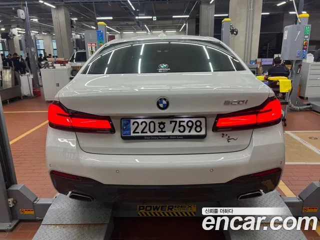 BMW 5-Series — Фото автомобиля 3