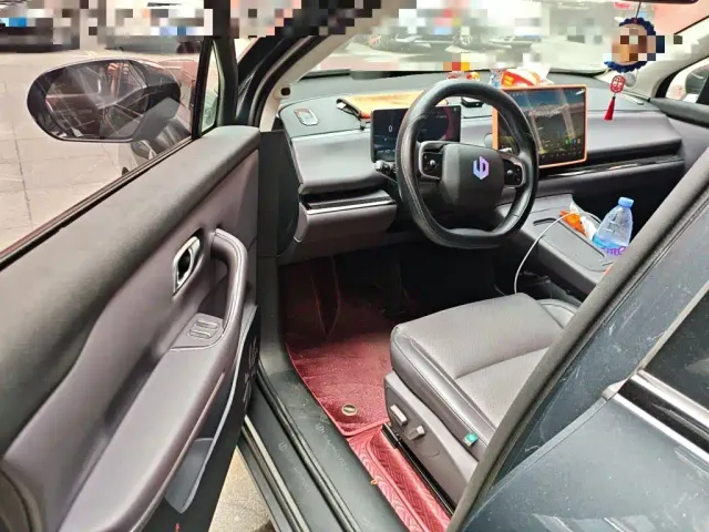 Leapmotor C10 — Фото автомобиля 12