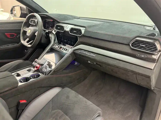 Lamborghini Urus — Фото автомобиля 12