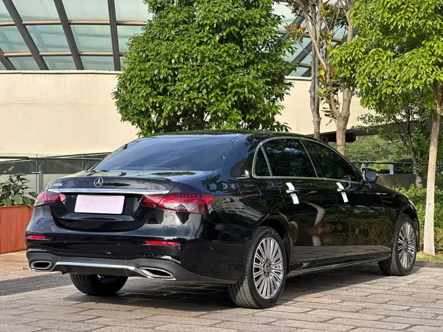 Mercedes-Benz Mercedes-Benz E-Class 2022 Model Facelift III E 300 L Sport Fashion — Фото автомобиля 4