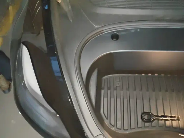 Tesla Model 3 — Фото автомобиля 18