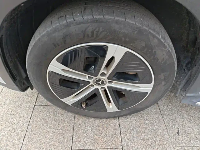 Mercedes-Benz EQE SUV — Фото автомобиля 22