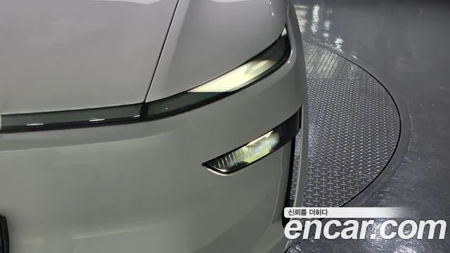 Tesla Model Y — Фото автомобиля 7