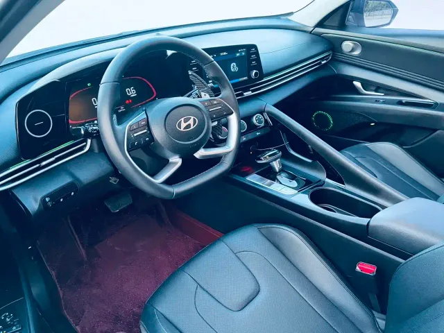 Hyundai Elantra — Фото автомобиля 7