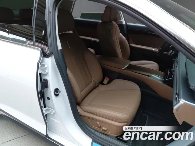 Hyundai Grandeur Grandeur (GN7) 2.5 Бензин 2WD — Фото автомобиля 26