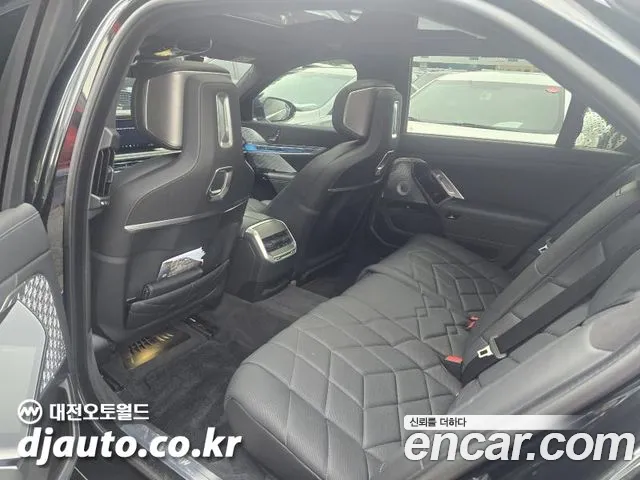 BMW 7 Series G70 — Фото автомобиля 15