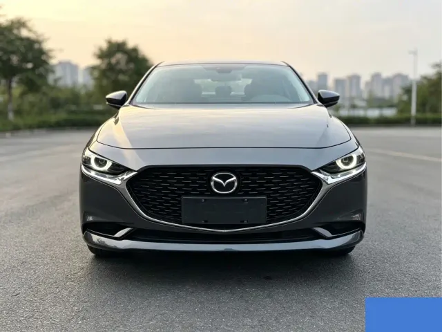 Mazda Axela — Фото автомобиля 2