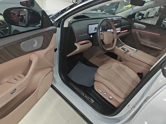Leapmotor C11 — Фото автомобиля 15