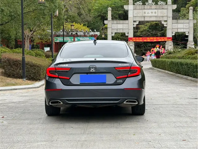 Honda Accord — Фото автомобиля 5