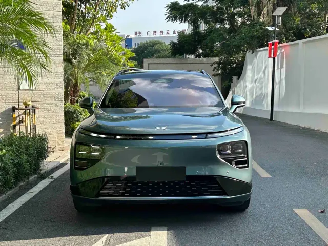 Xpeng G9 — Фото автомобиля 2