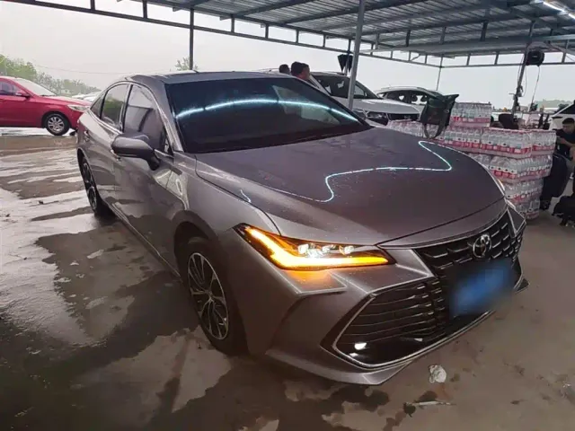 Toyota Avalon — Фото автомобиля 3