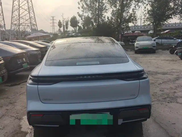 Geely Galaxy E8 — Фото автомобиля 8