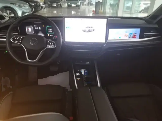Volkswagen Passat — Фото автомобиля 9