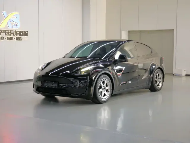 Фотография автомобиля — Tesla Model Y