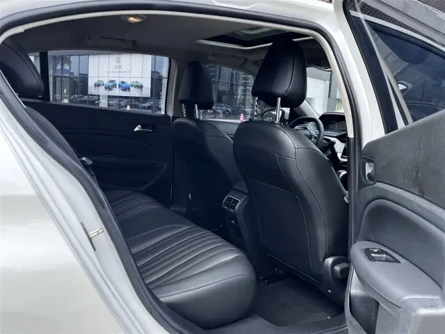 Peugeot 408 — Фото автомобиля 16