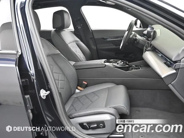 BMW 5-Series 5 серия (G60) — Фото автомобиля 10