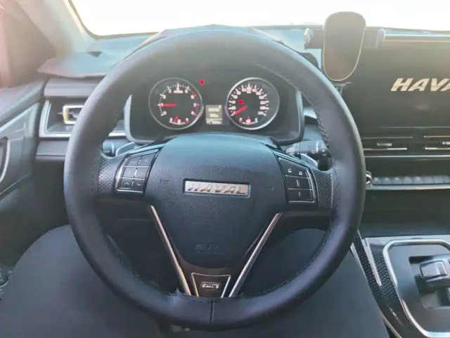 Haval M6 — Фото автомобиля 10